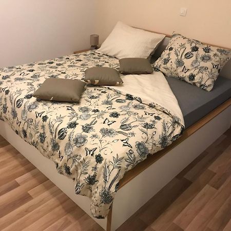 Apartman Mig Solin Eksteriør bilde