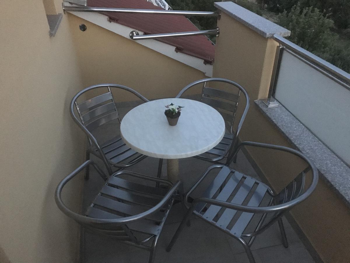 Apartman Mig Solin Eksteriør bilde