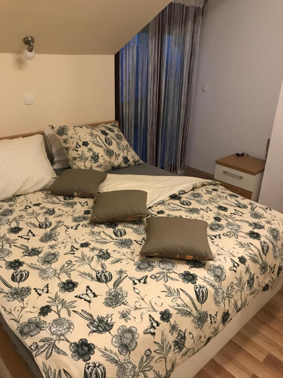 Apartman Mig Solin Eksteriør bilde